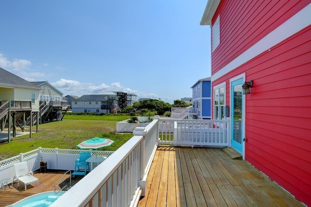 Halfway To Heaven 5 Bedroom Home by RedAwning - Property Image 6