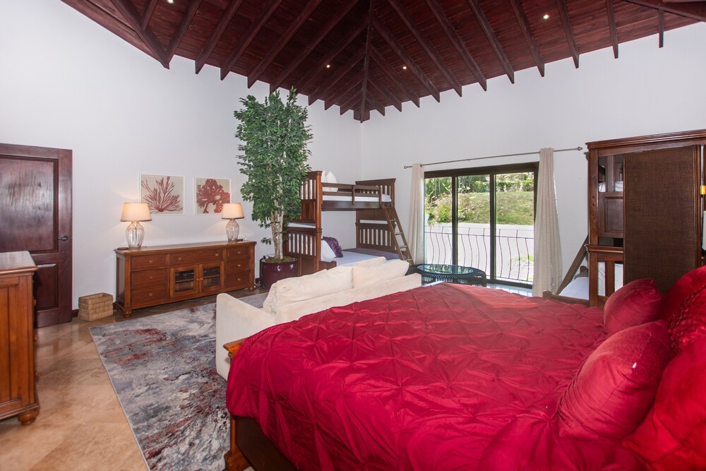 Pristine Bay 1005- Villa Loce 4 Bedroom Home