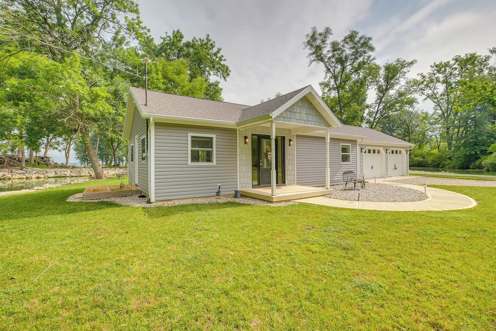 Grand Lake Getaway w/ Boat Dock in St Marys!
