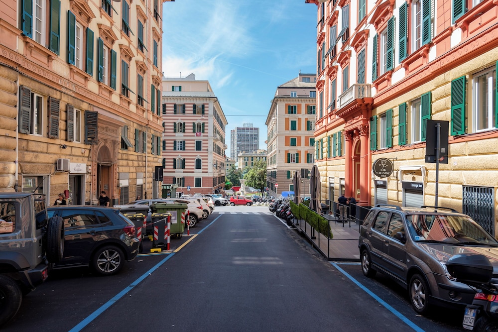 Central Flat In Genova