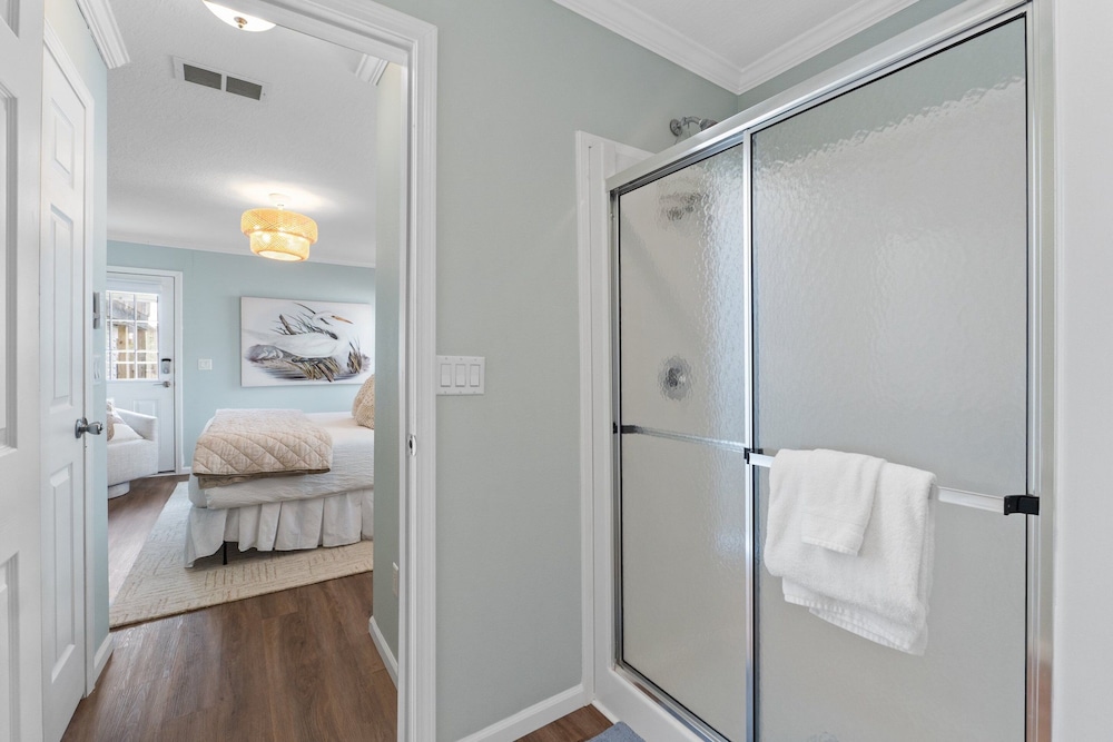 Pet Friendly Beach House - Hakuna Matata