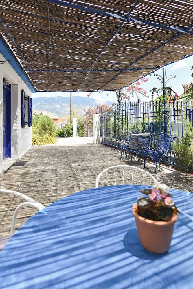 Blue White Apartments - Traditional Village House