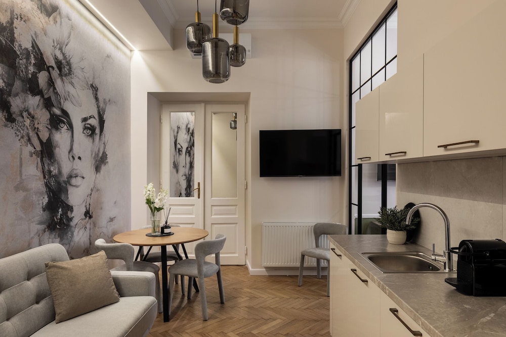 OLD TOWN Charm & Chic by Downtown Apartments
