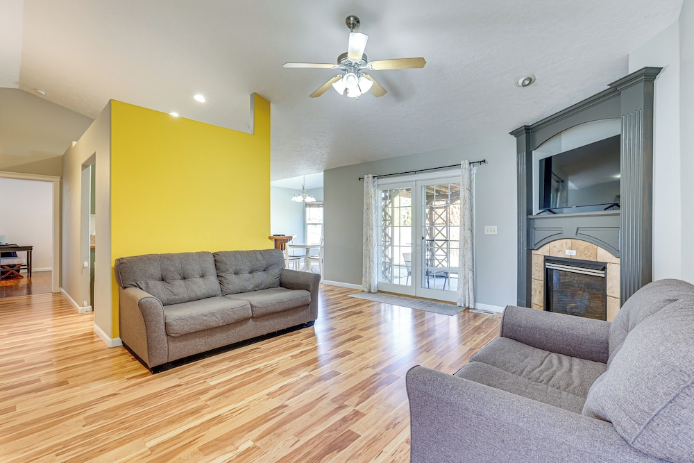 1 Mi to Boise Towne Square: Home w/ Patio!
