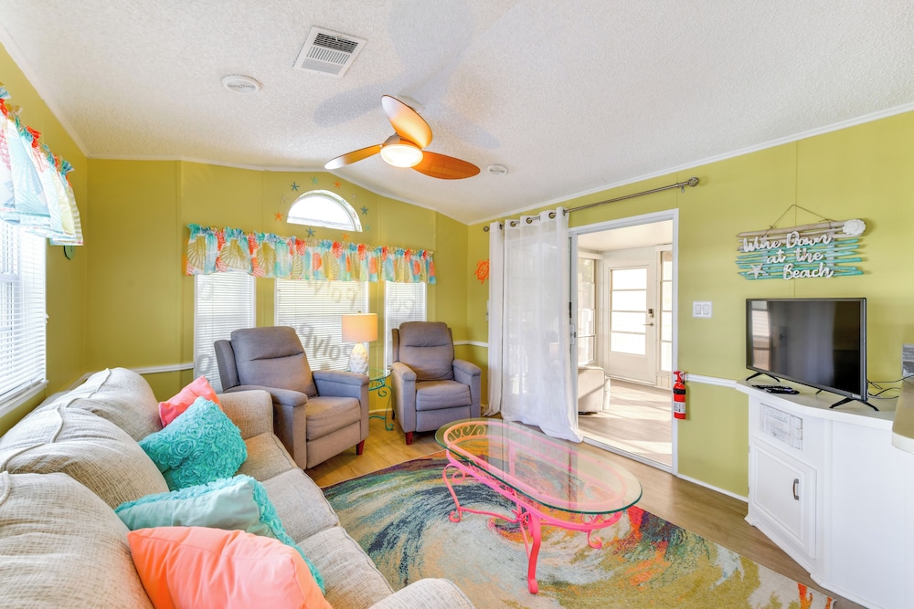 Sarasota Home w/ Full Resort Amenity Access!