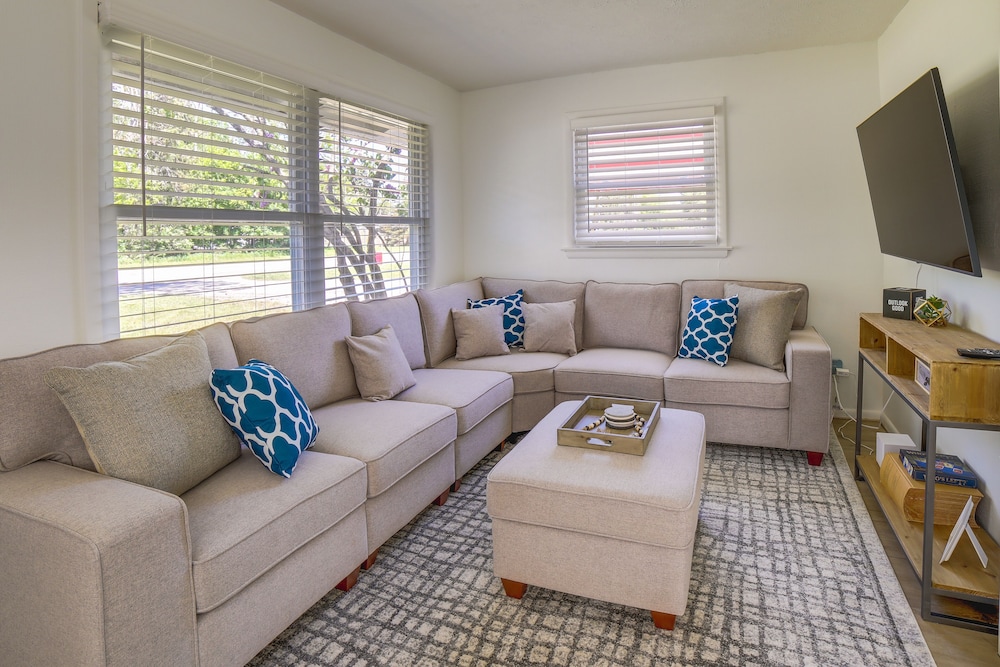 Lake City Vacations - Breezy Lake City Getaway - Walk to Englewood Beach - Property Image 16
