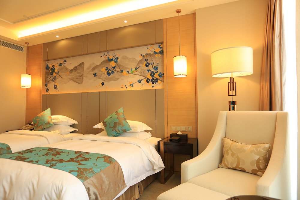 Ramada Yiyang Taojiang
