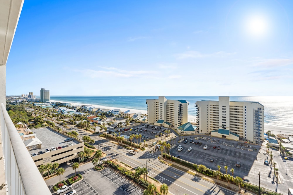 Laketown Wharf by Book That Condo