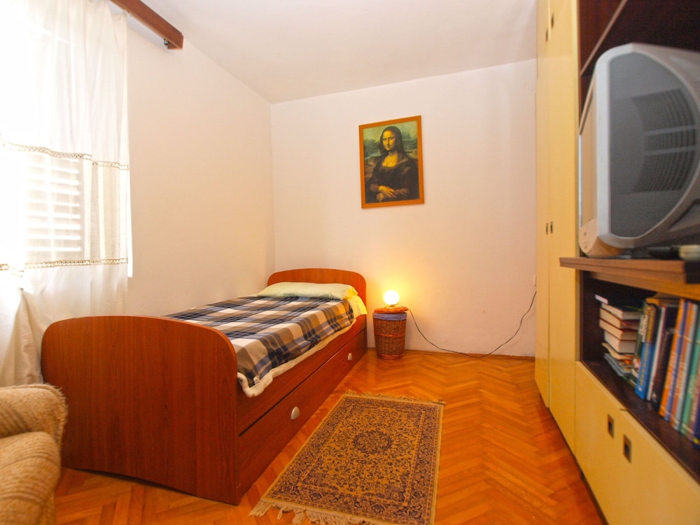 Apartment 1582 view 4