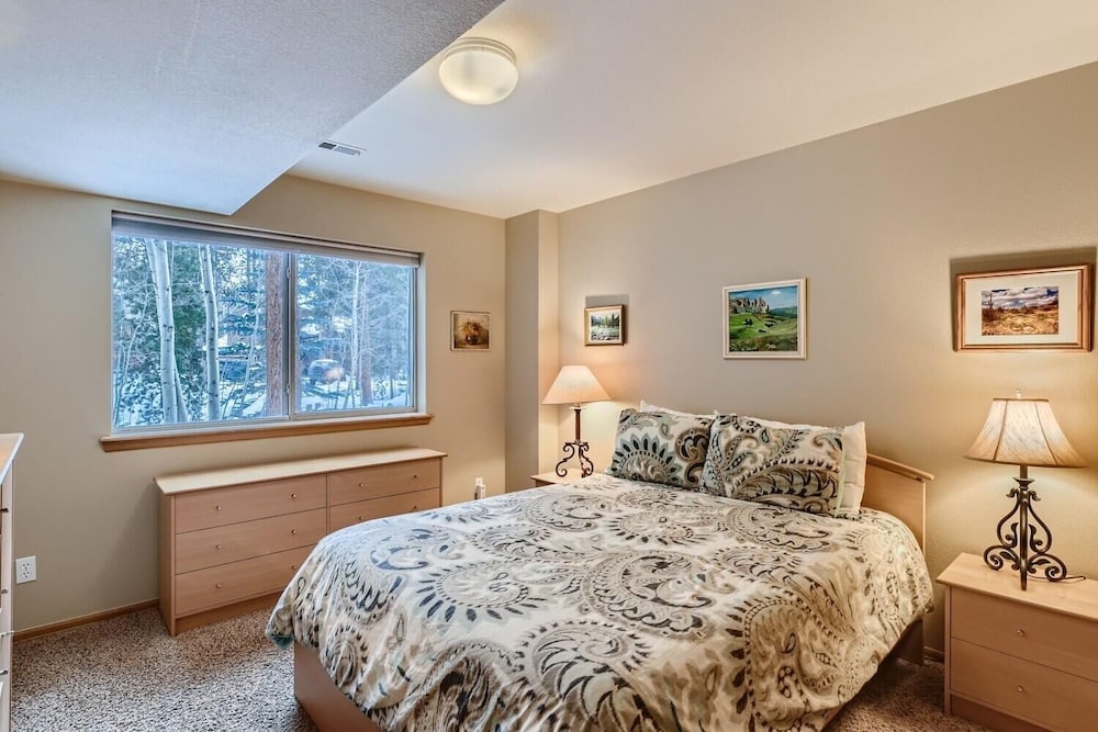 Gold Dust 660a 3 Bedroom Townhouse by RedAwning