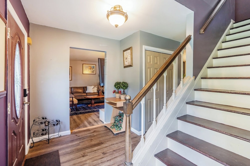 Wallkill 4BR Retreat Large Yard + Pet Friendly