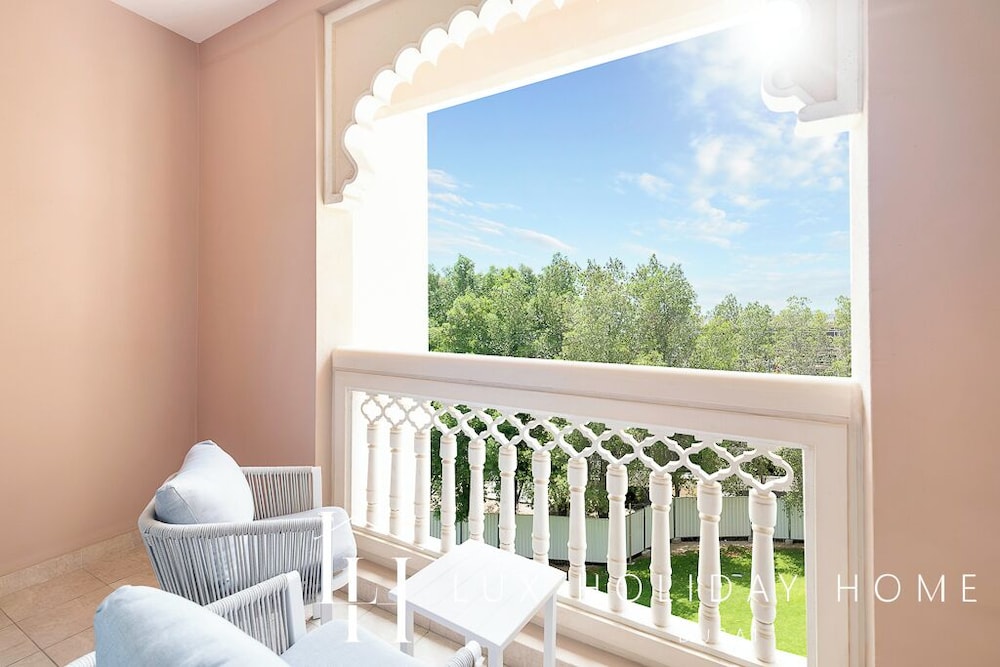 LUX The Grandeur Palm Garden View Suite