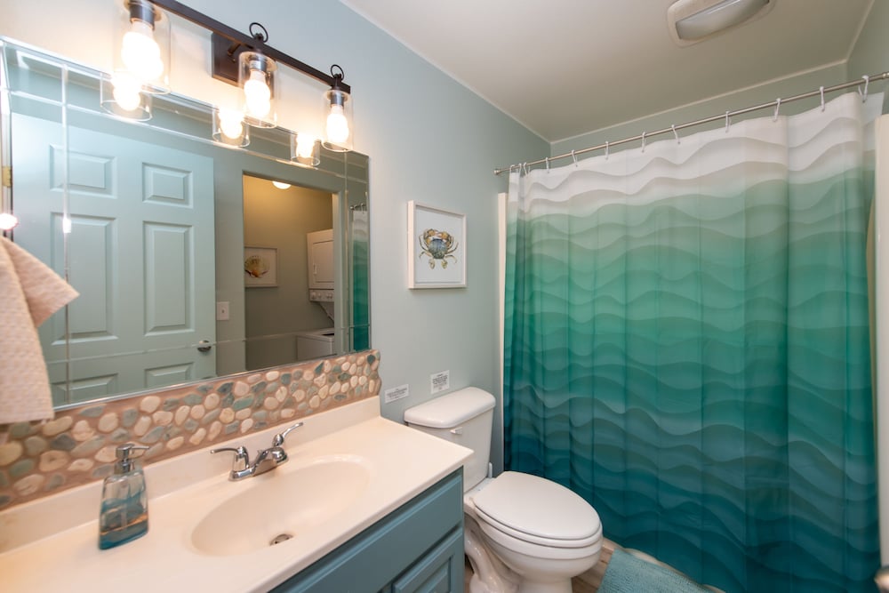 Sequim Escape w/ Gas Grill & Deck, Walk to Beach! view 4