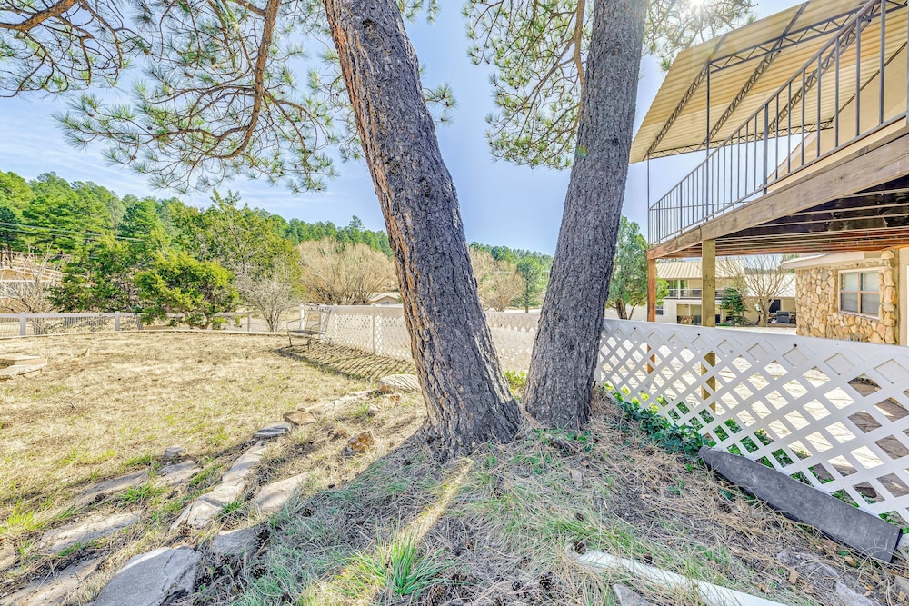 Spacious Ruidoso Home w/ Patio & Mountain Views!
