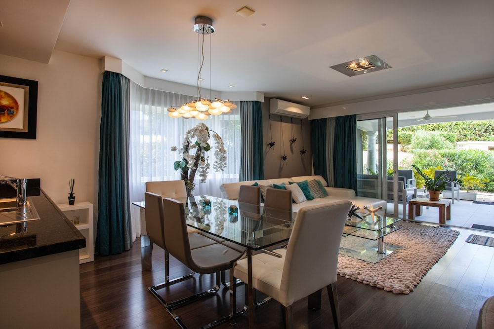 Blue Bay Apartments