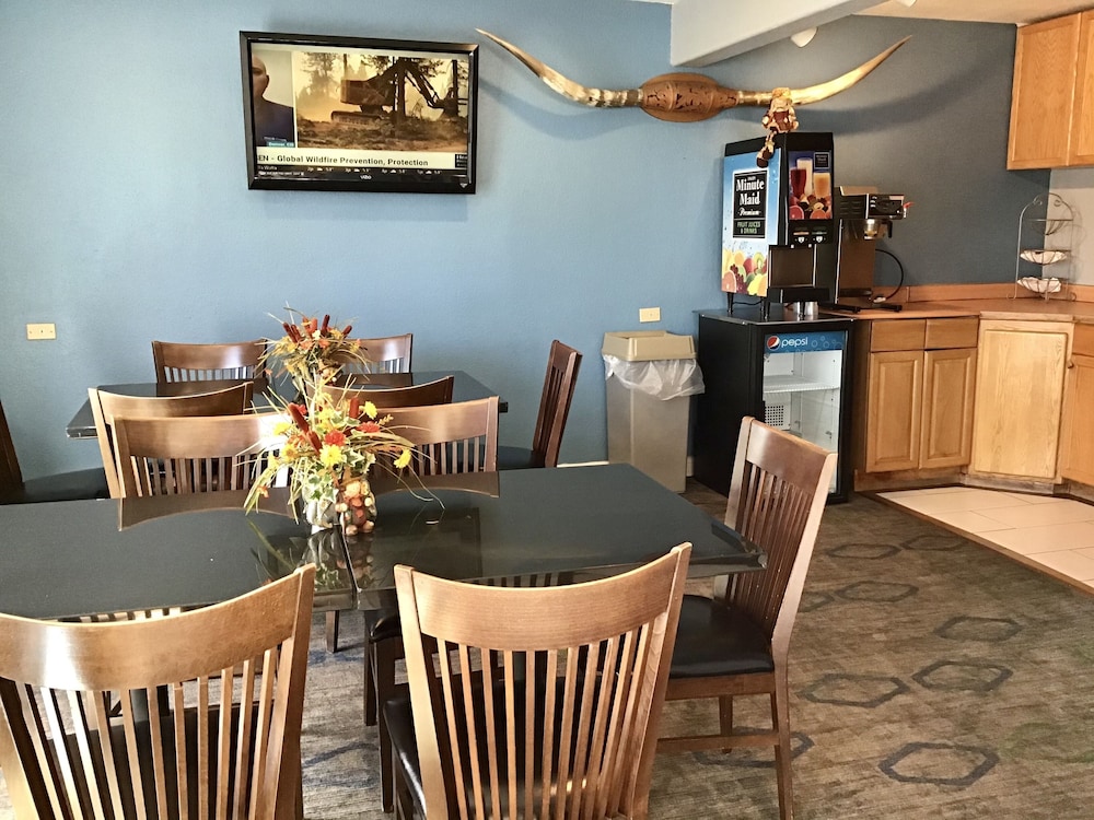 Pendleton Vacations - Travelodge by Wyndham Pendleton OR - Property Image 6