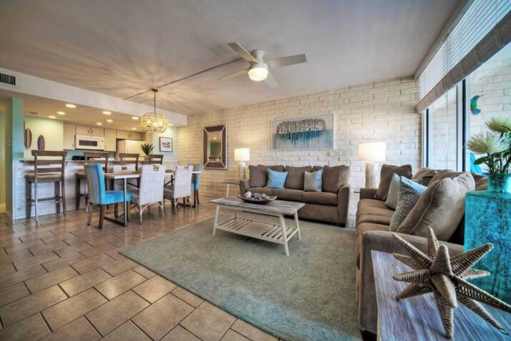 Sleeps 20 3 Condos w/ Beach Access, Pool, Tennis Courts Sea Sands Complex