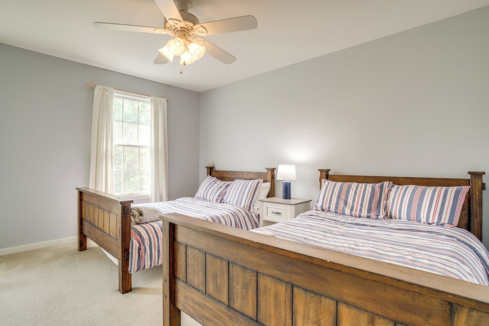 Waterfront Home w/ Hot Tub in Bozman Village!