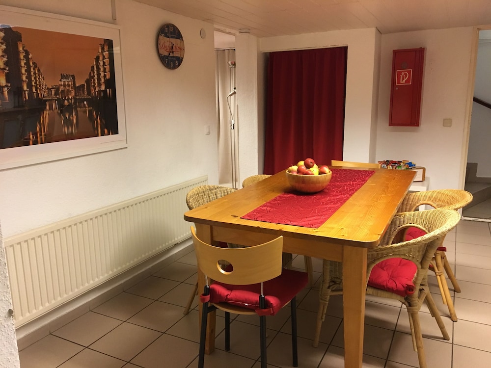 Basement Hamburg - Hostel
