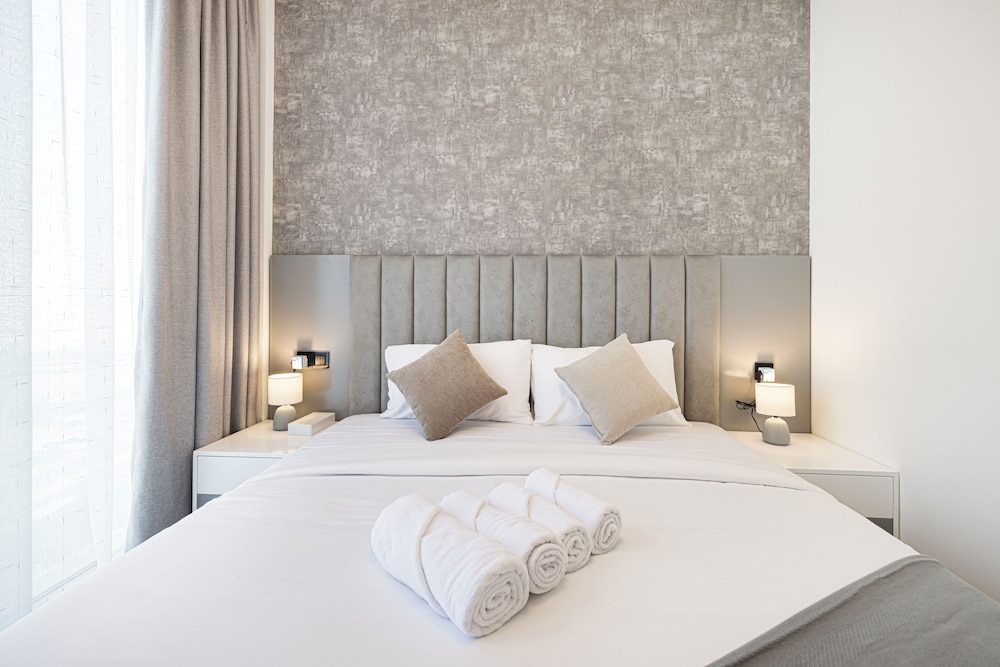 Sobha Suites by Hostiva - Burj View