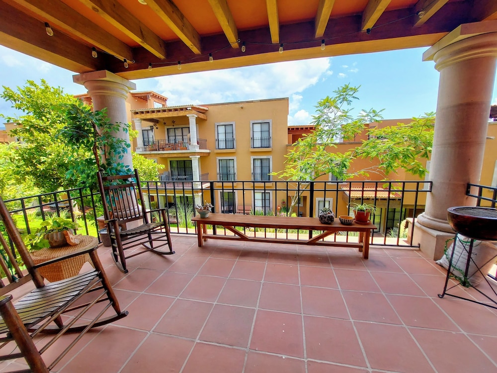Casa Kora by Avelia