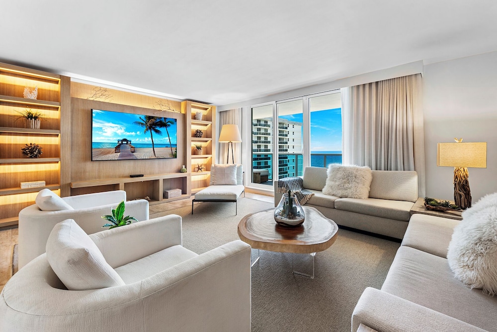 Luxury Vacation Rentals at 1 Hotel & Homes by LRMB
