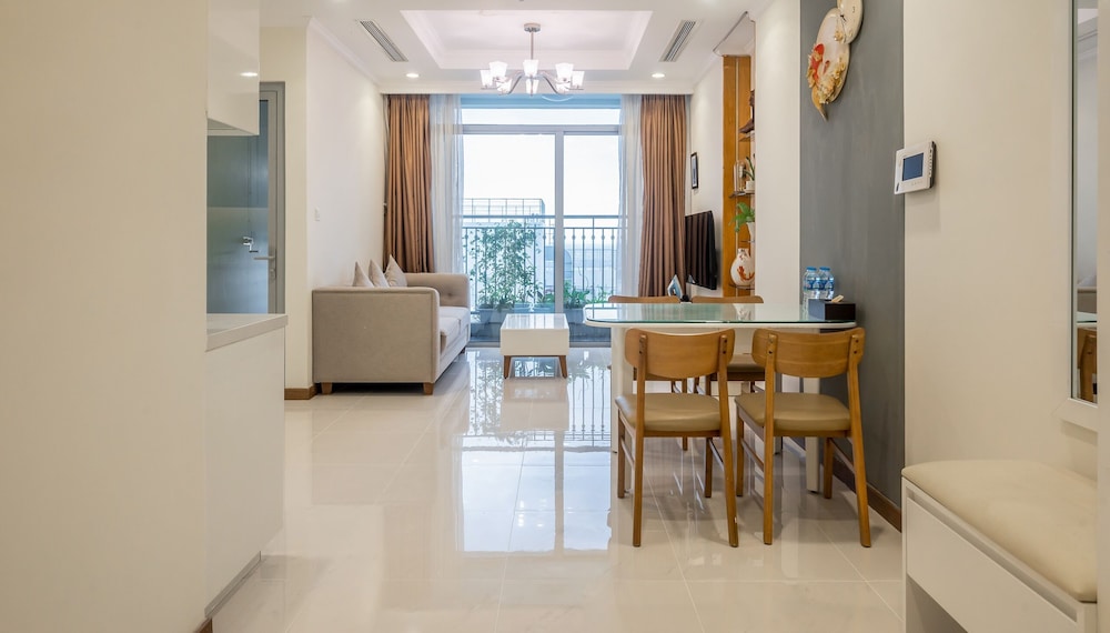 Landmark Apartment in Vinhomes Central Park