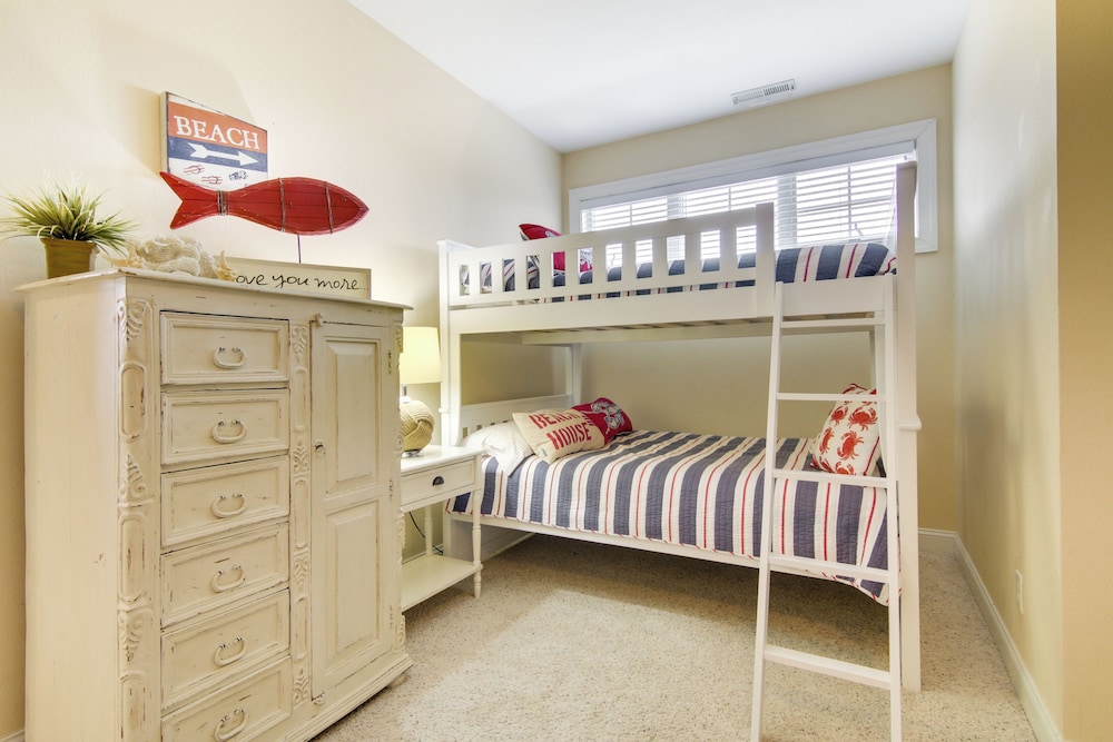 Bayside Resort Rental in Selbyville: 6 Mi to Beach view 2