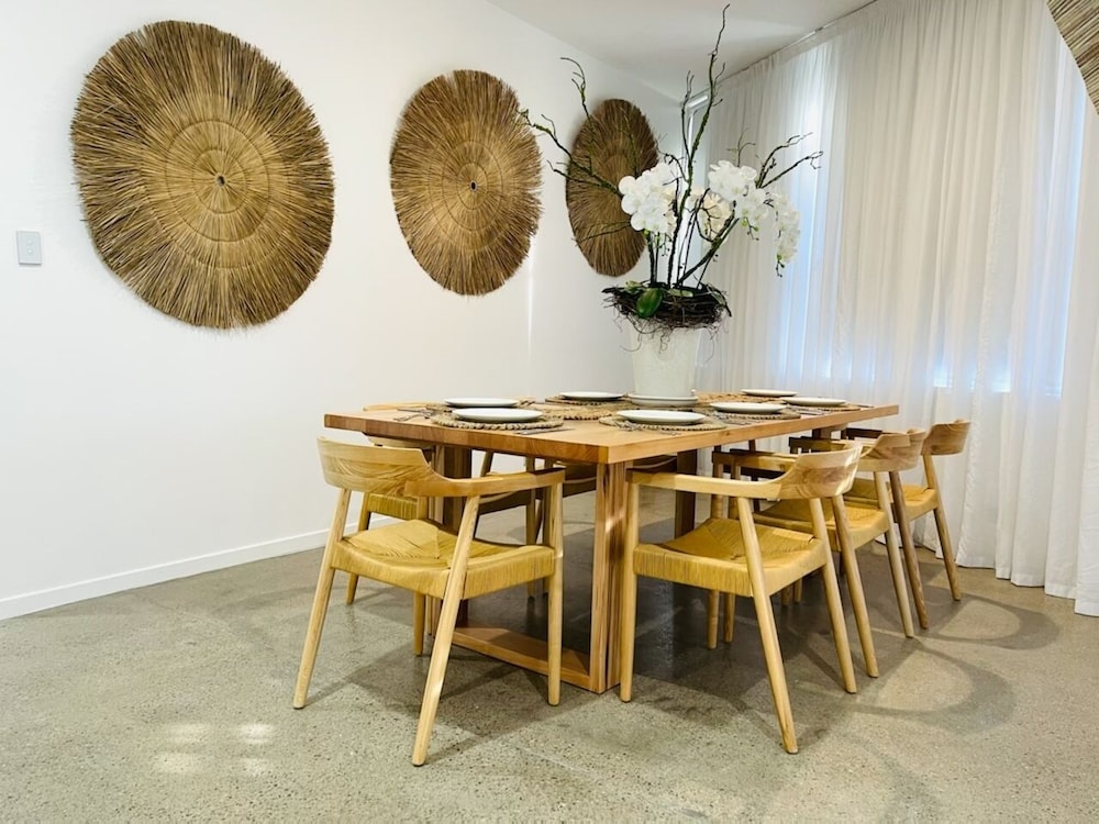 Kozyguru | Botany | 3 Bedroom Designer Holiday Apt