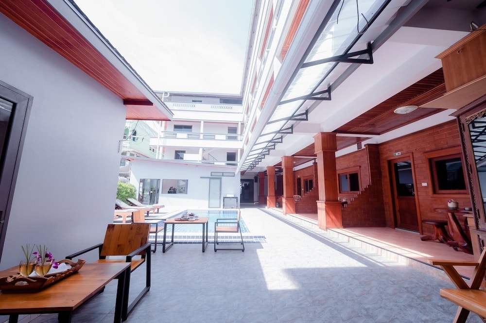 Coconut Grove Hotel Samui - Hostel