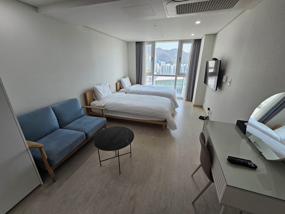 W Residence Hotel Centum City 11