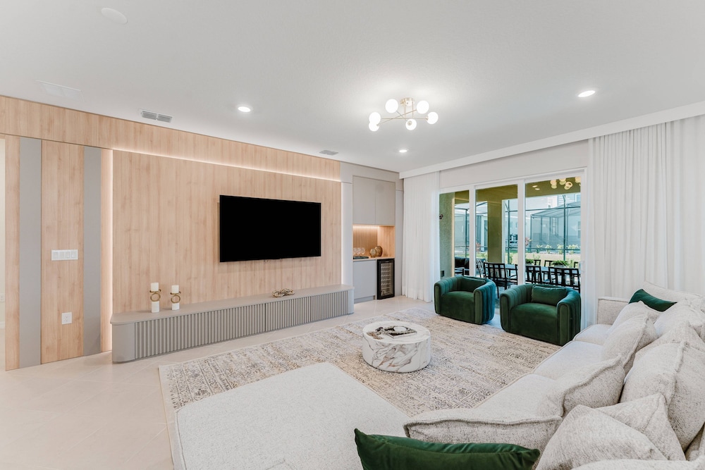Amazing 7 bd Summerkitchen Gameroom