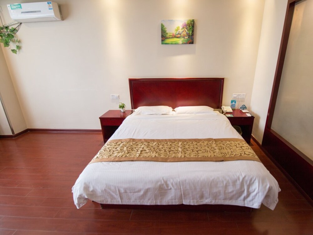 GreenTree Inn GuangDe County ZhongYang LeCheng Hotel