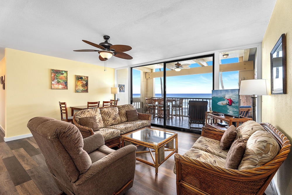 Ocean Front - Watch Dolphins From the Lanai - Wi-fi - Next to Beach- Vrkcv