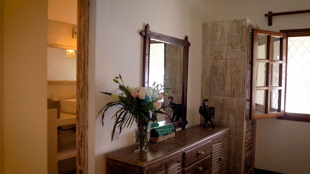 Simba Wakike Luxury Villa view 5
