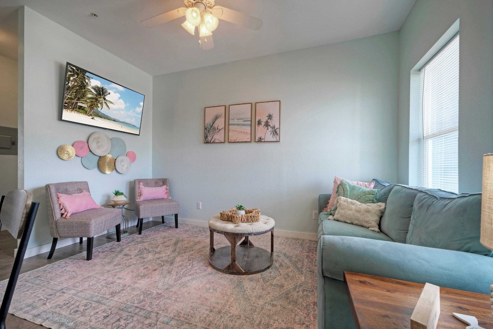 Beach Nearby + Pool 6-units Costa Bahia w/ Pet Access