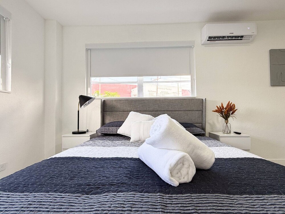 New Cozy Delux 1BR Near Hard Rock Stadium