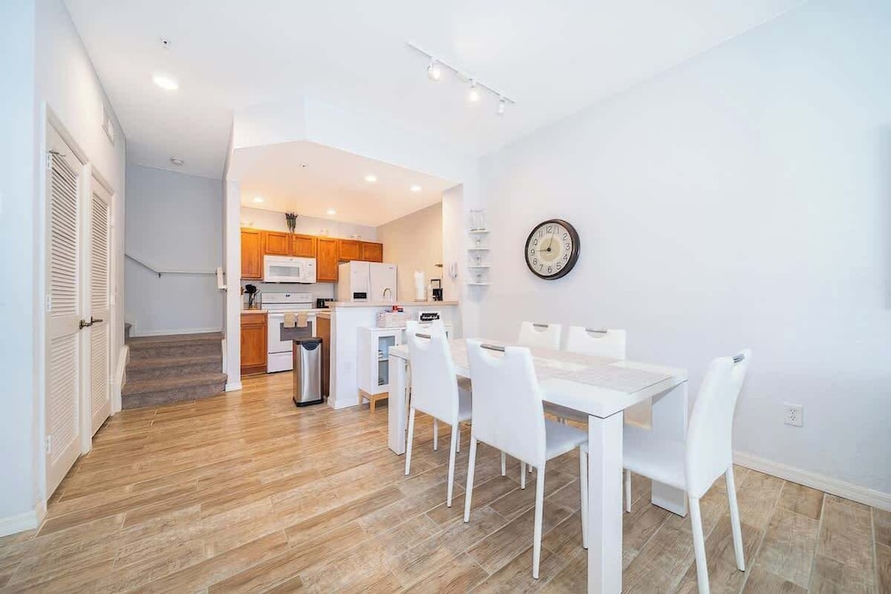 Charming 3brtownhome Near Disney