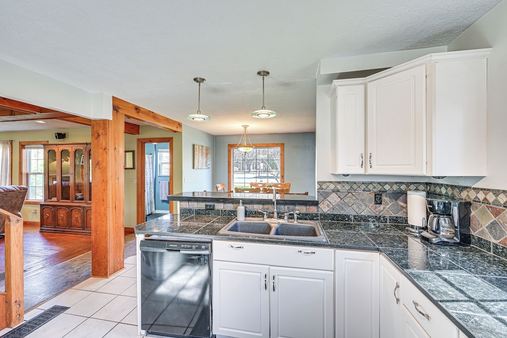 6-acre Family-friendly Getaway in Niles!