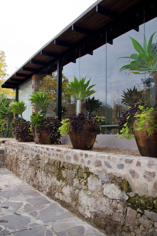 Hotel Casa Cien - Image 1