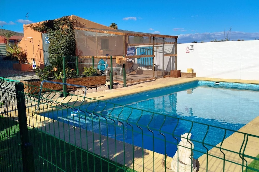 Lorca- Cottage - Sleeps 4 - pet Friendly - Pool