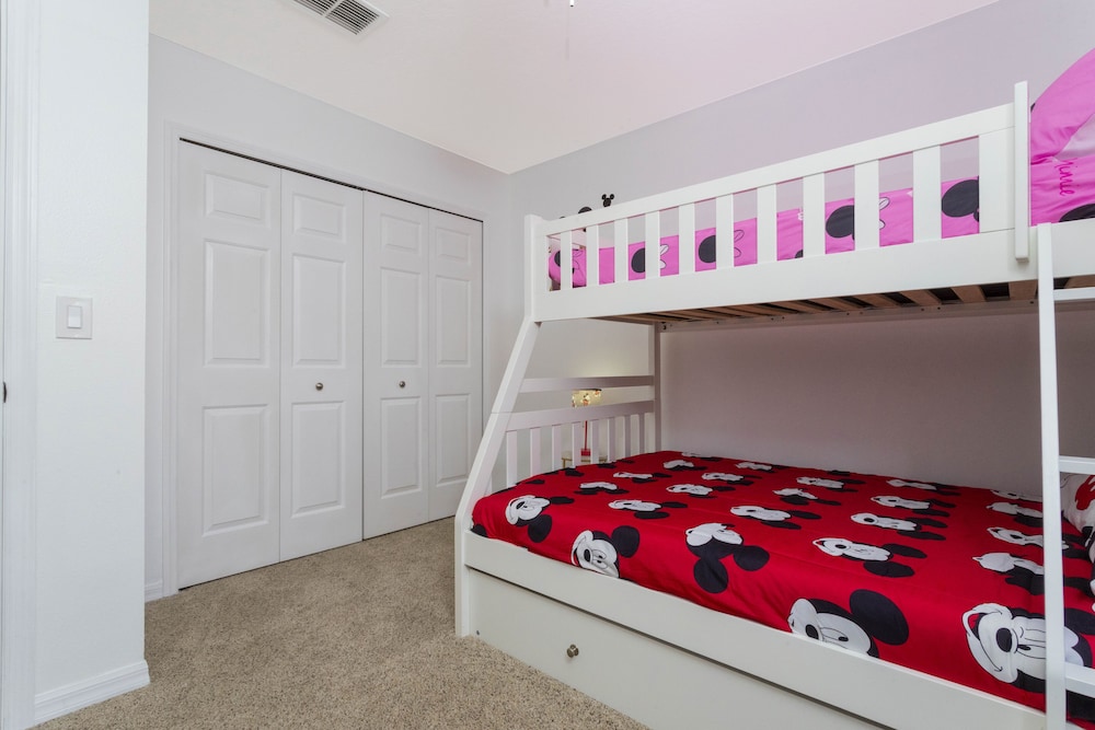 Beautiful 5Bd Single Family w/ Game Room @ 106 Lake Wilson Preserve - Image 4