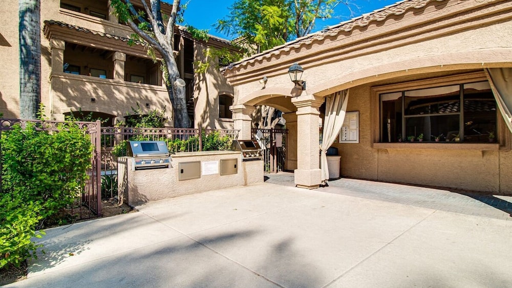 New Listing! Remodeled Condo in North Scottsdale!