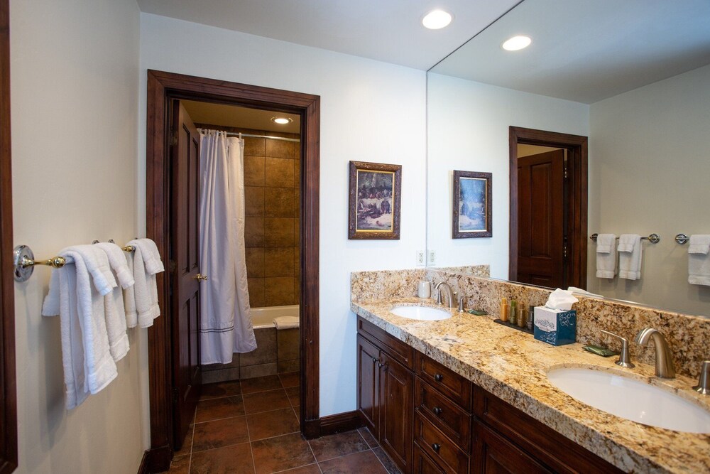 Trail's End Lodge at Deer Valley Resort - Two Bedroom Residence with Spa #403 2 Condo