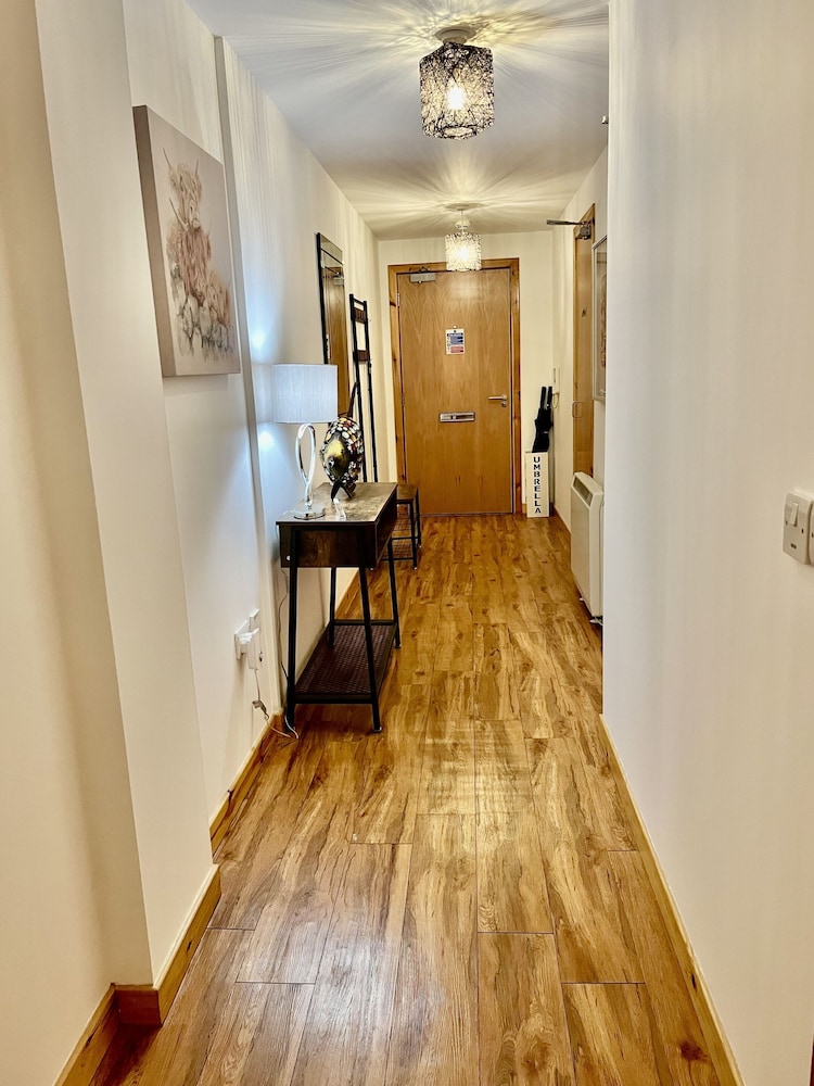 La Scala Inverness City Apartment view 5