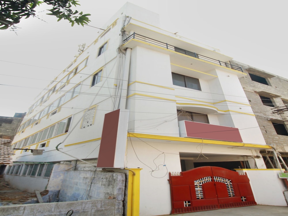 OYO 11333 MS Grand Inn