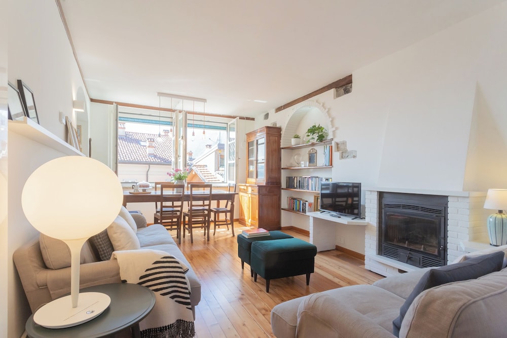 Emily's Holiday House - Authentic Lake Como by Rent all Como
