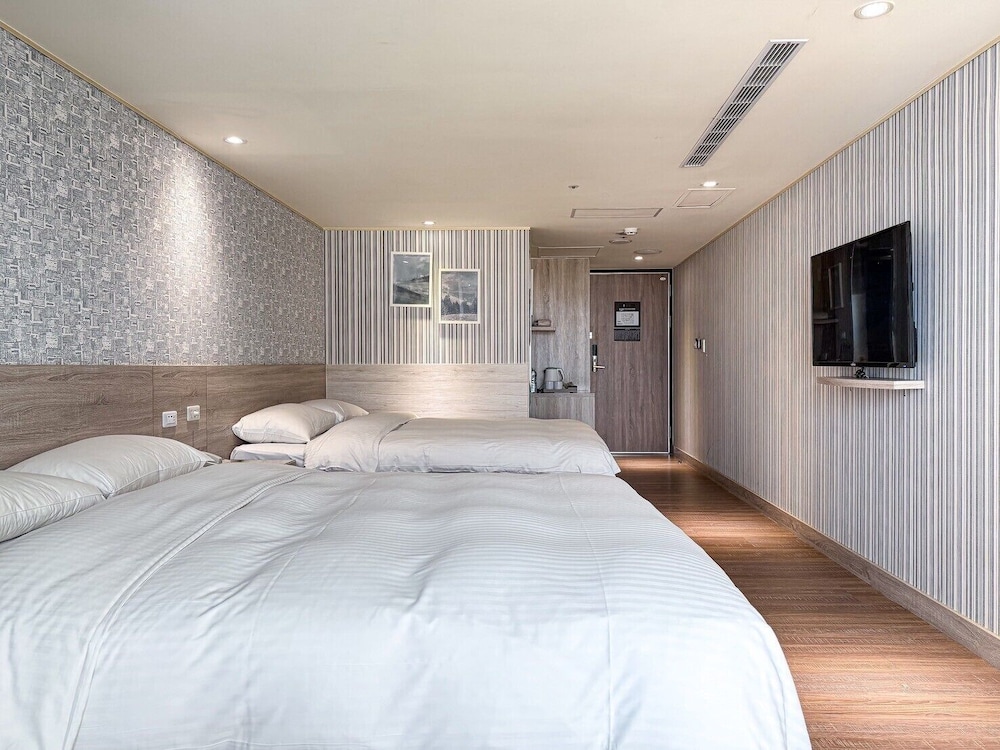 ElEnce Hotel