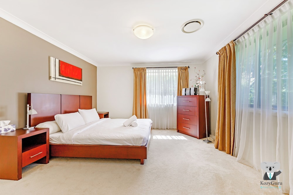 Kozyguru | Westleigh | 4 Bed Room | Free Parking