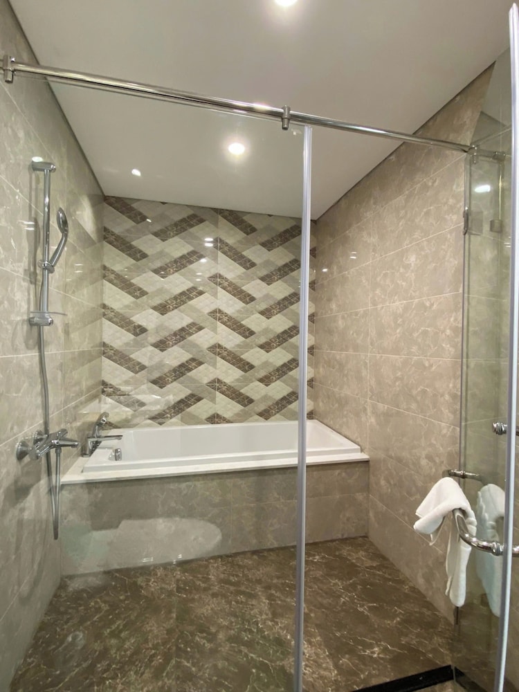 Vinhomes West Point Residence